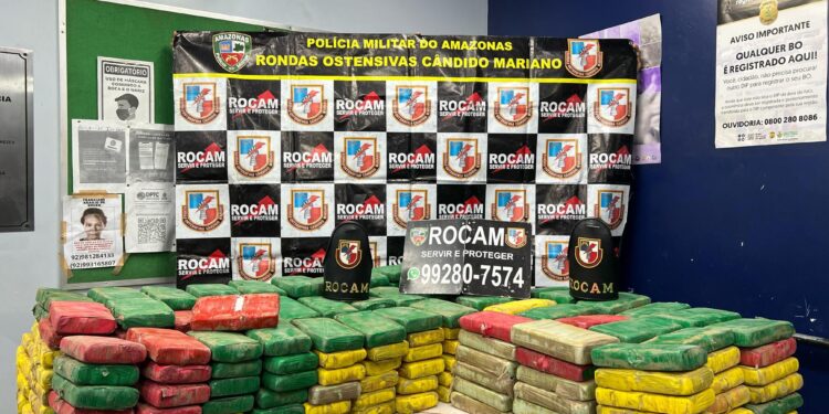 Polícia Militar apreende cerca de 285 quilos de cocaína e detém homem em Manaus