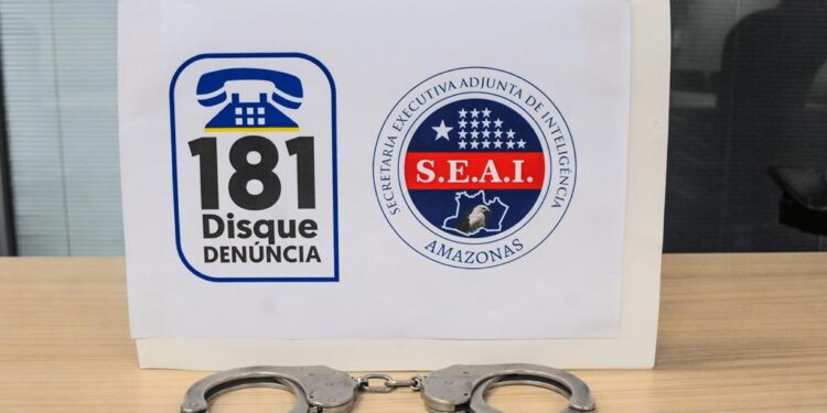 Denúncia enviada ao 181 da SSP-AM resulta em prisão de homem procurado por homicídio