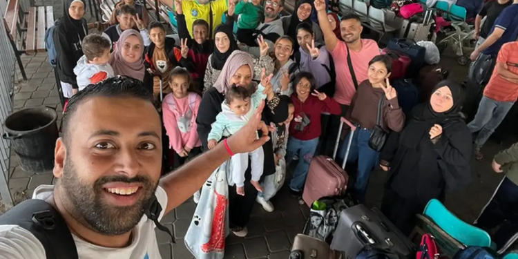 Brasileiros cruzam a fronteira de Gaza com o Egito