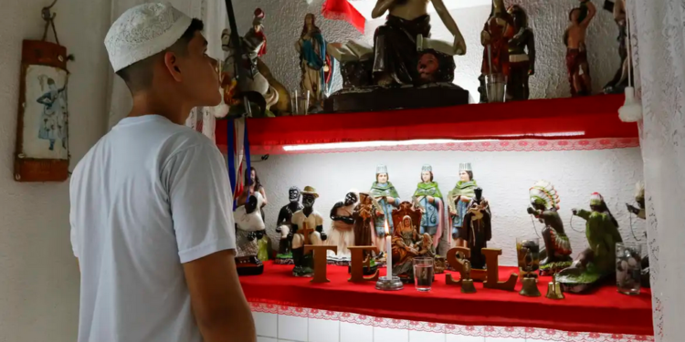 Umbanda completa 115 anos em meio à intolerância religiosa