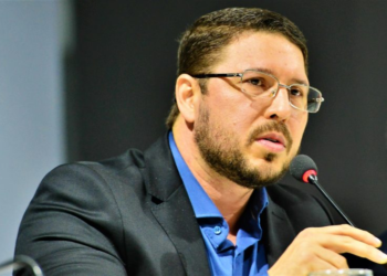 Diretório Estadual do PT no Amazonas barra filiação de Carlos Almeida, informa ativista