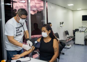 Unidade Básica de Saúde Móvel oferta atendimentos à comunidade na zona Leste da capital