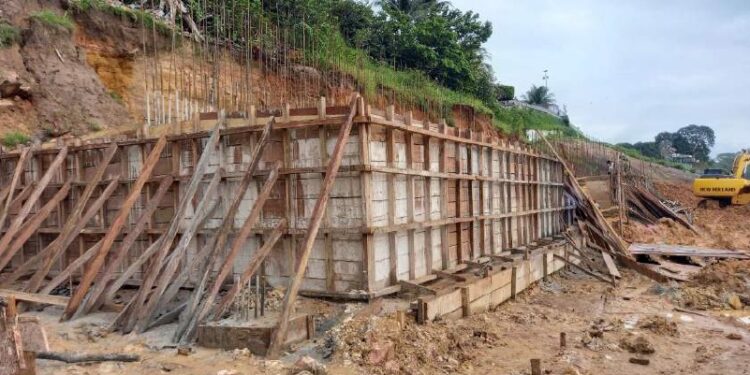 Prefeitura de Borba viabiliza conclusão de muro de contenção junto ao Ministério de Desenvolvimento Regional