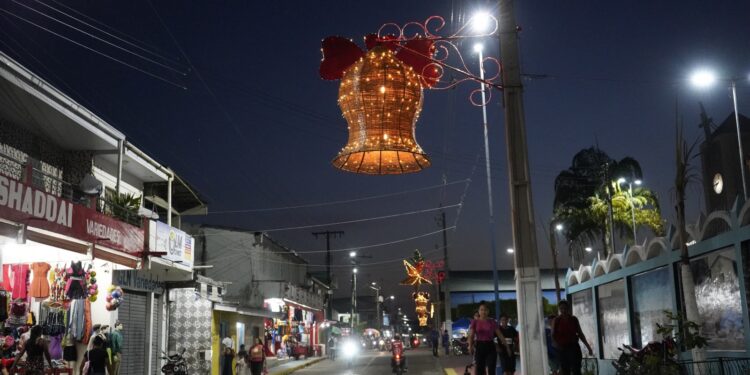 Natal: Decoração de Santo Antônio do Içá é realizada por artesãs indígenas
