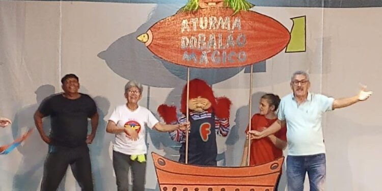 Alunos do Liceu Cláudio Santoro apresentam espetáculo que resgata músicas dos anos 80