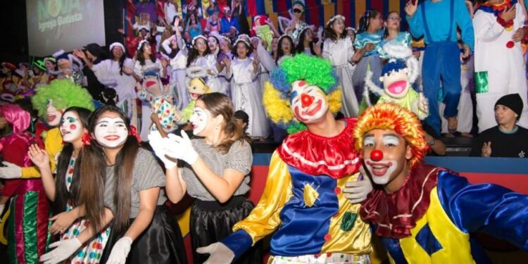 Nova Igreja Batista apresenta prévia do espetáculo “Um Sonho de Natal” no anfiteatro da Ponta Negra