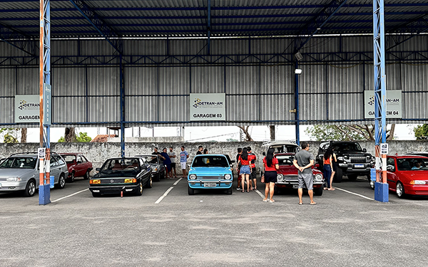 Em parceria com clube de carros, Detran Amazonas promove segunda edição de exposição de veículos antigos