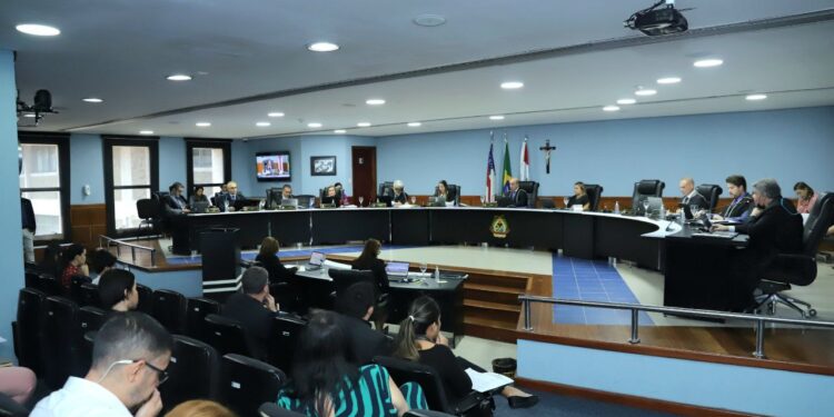 TCE-AM multa ex-presidente da Câmara Municipal de Presidente Figueiredo em R$ 172,2 mil