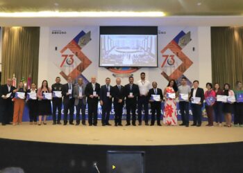 Lançamentos e homenagens marcam o encerramento do ano letivo da Escola de Contas Públicas do Amazonas