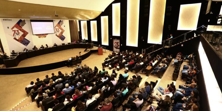 Érico Desterro, presidente do TCE-AM, faz balanço da gestão na última sessão do biênio