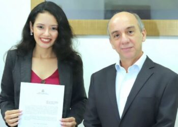 TCE-AM empossa nova servidora aprovada no concurso público de 2021