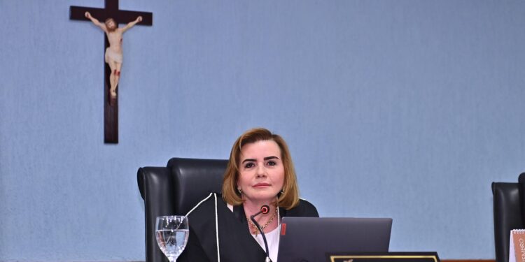 Presidente do TCE-AM envia à Aleam Projeto de Lei que combate desvios de função na Corte de Contas