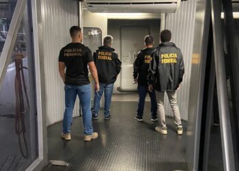 PF prende dois foragidos por crime de homicídio e corrupção eleitoral em Manaus