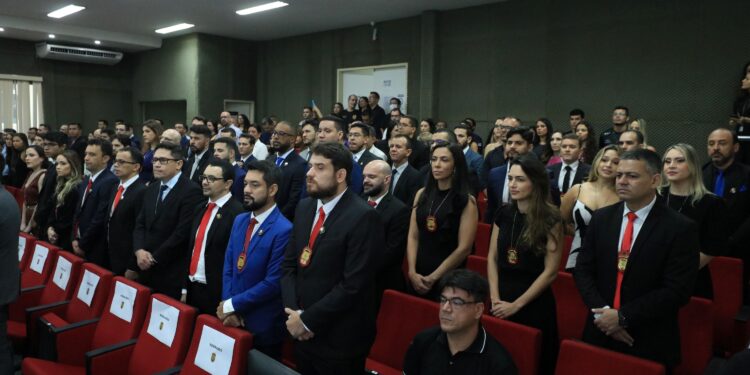Novos policiais civis tomam posse e Wilson Lima ressalta reforço na segurança, principalmente, no interior do estado