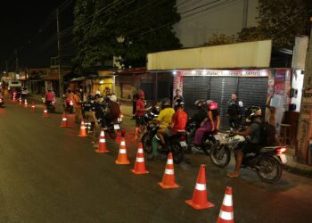 Ação resulta na remoção de 38 motocicletas irregulares e em 161 autuações