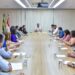 Médicos retomam imediatamente 100% dos serviços de saúde do estado, diz governador do AM após acordo
