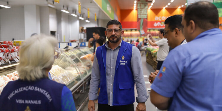 Visa Manaus conclui segunda parte da operação “Natal com Saúde” com mais 2,6 toneladas de alimentos apreendidos