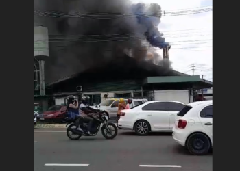 Tropeiro é atingido por incêndio de grandes proporções