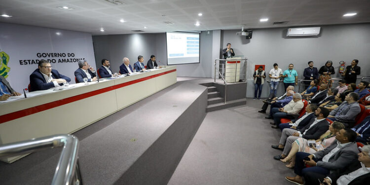 Wilson Lima preside reunião do Codam que aprovou R$ 1,3 bilhão em projetos e mais de 2 mil novos empregos