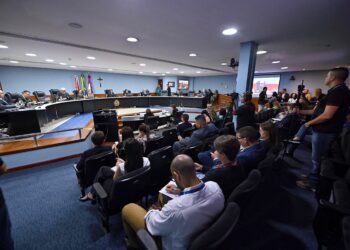 Penúltima sessão do ano terá 92 processos em julgamento no TCE-AM, nesta terça (12)