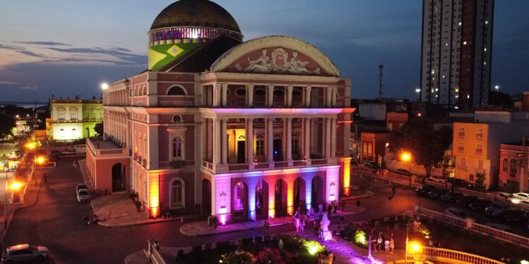 Theatro da Paz e Teatro Amazonas poderão se tornar Patrimônio Mundial nos próximos anos 