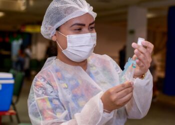 Vacinação contra Covid-19 está disponível em mais de 70 unidades da prefeitura nesta semana