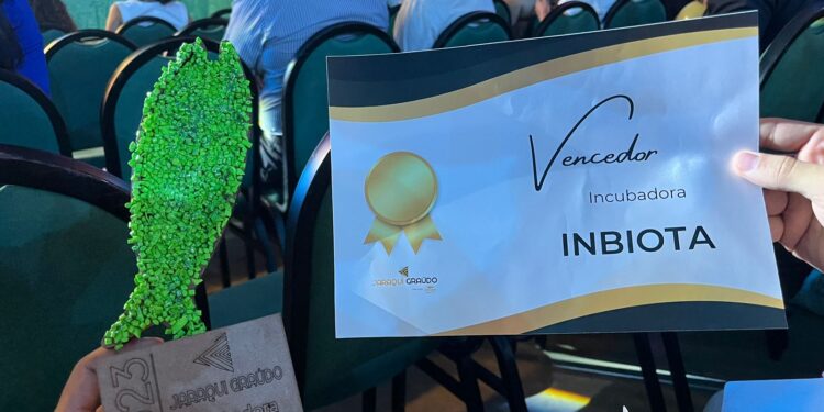 Incubadora de startups da Nilton Lins vence prêmio Jaraqui Graúdo 2023