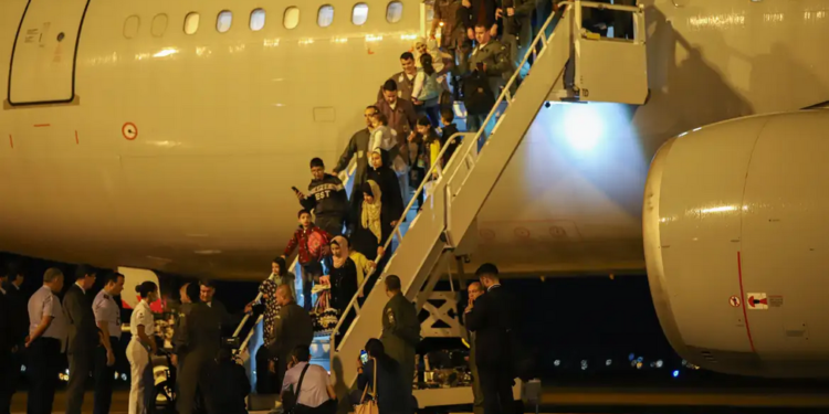 Mais um grupo de repatriados de Gaza chega ao Brasil