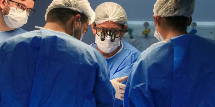 ‘A minha vitória chegou’, diz paciente que recebeu rim do marido no 45º transplante renal do ano