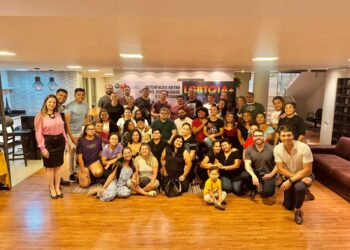 Casamento coletivo oficializa união civil de 23 casais LGBTQIAPN+ no auditório da sede da OAB-AM