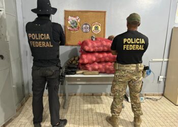 Em Tabatinga, PF prende homem com 40 kg de drogas escondidos em sacos de vassouras