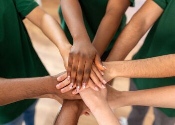 Psicóloga aponta que o ato voluntário traz benefícios à saúde mental