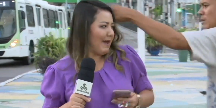 Vídeo: Em Manaus, morador em situação de rua agride jornalista da Rede Amazônica