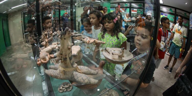 Festival de Férias leva a garotada a um passeio histórico pelo Centro Cultural dos Povos da Amazônia 