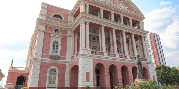 Teatro Amazonas e Palacete Provincial reabrem para visitação do público nesta semana