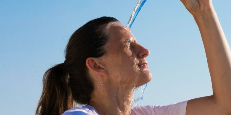 Especialistas reúnem dicas de cuidados com a saúde e receitas saudáveis para aproveitar melhor o verão