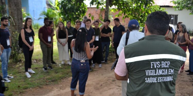 Estudantes de Harvard conhecem prevenção e diagnóstico de malária no Amazonas