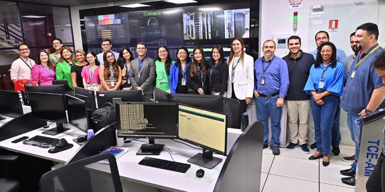 TCE-AM promove integração entre setores para aperfeiçoar serviços