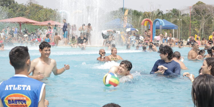 Parque Aquático do Sesc reabre com funcionamento aos domingos e feriados 