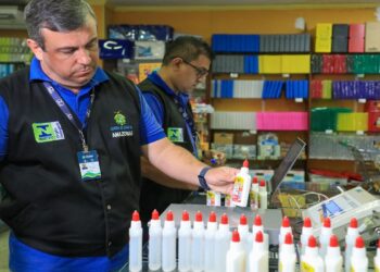 ‘Aulas Seguras’: Em cinco dias, Ipem-AM apreende quase 4 mil artigos escolares irregulares no comércio de Manaus
