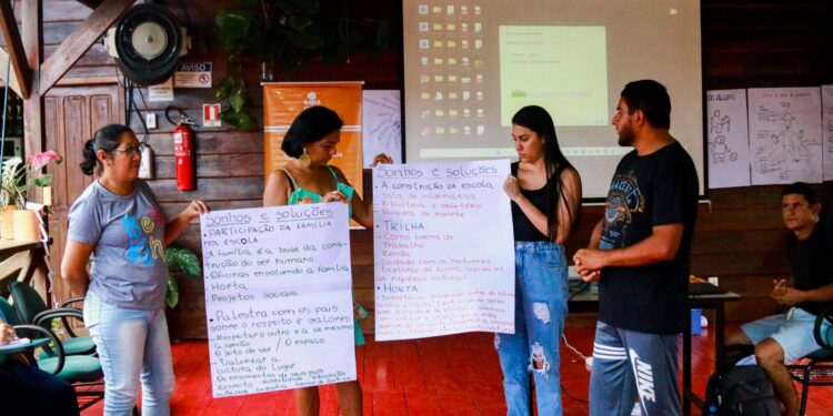 130 jovens ribeirinhos e indígenas são formados no projeto ‘Repórteres da Floresta’