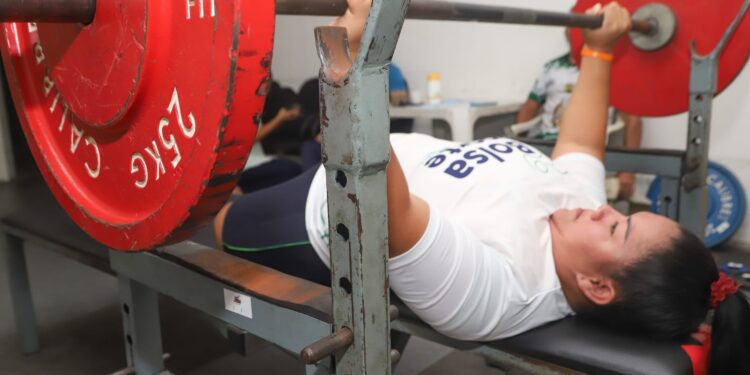 Atleta do Bolsa Esporte Estadual é convidada para treinos no Centro de Treinamento Paraolímpico Brasileiro