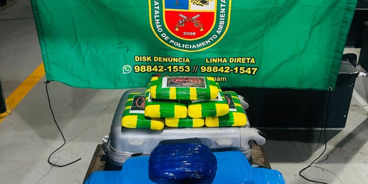 PM apreende drogas e quelônios em abordagens a embarcações em Jutaí
