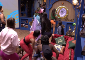 Influenciadora Vanessa Lopes aperta botão de desistência do BBB 24