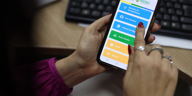 Mais de 1,3 mil pessoas já fizeram a correção de informações inconsistentes, em cadastro no Amazonas Meu Lar
