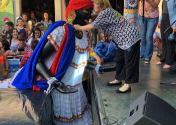Kamélia chega neste sábado para abrir o carnaval de Manaus