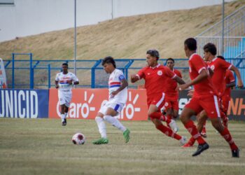 Em tarde inspirada do goleiro Neneca, Fast e América-RN empatam sem gols