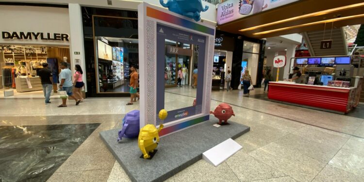 Janeiro Branco: Amazonas Shopping instala cenário e propõe reflexão sobre saúde mental