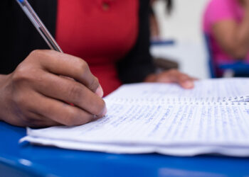 Projeto oferta curso de língua portuguesa para refugiados e migrantes em Manaus