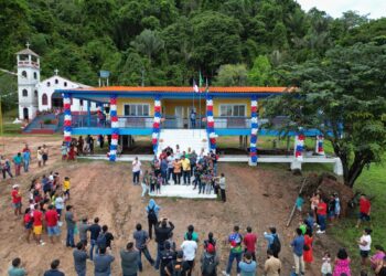 Parlamentar destaca inauguração da Escola São Francisco, na Serra da Valéria, em Parintins